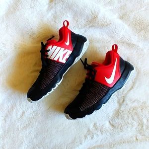 Nike Red & Black Youth Sneakers Size 5Y